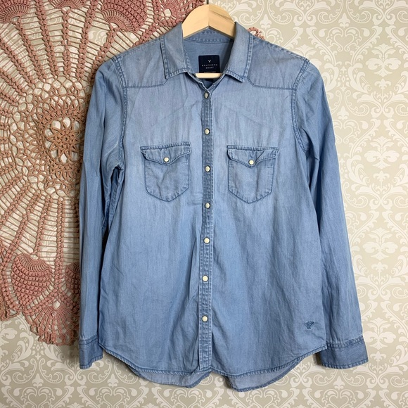 American Eagle Outfitters Tops - AEO Boyfriend Shirt Button Down